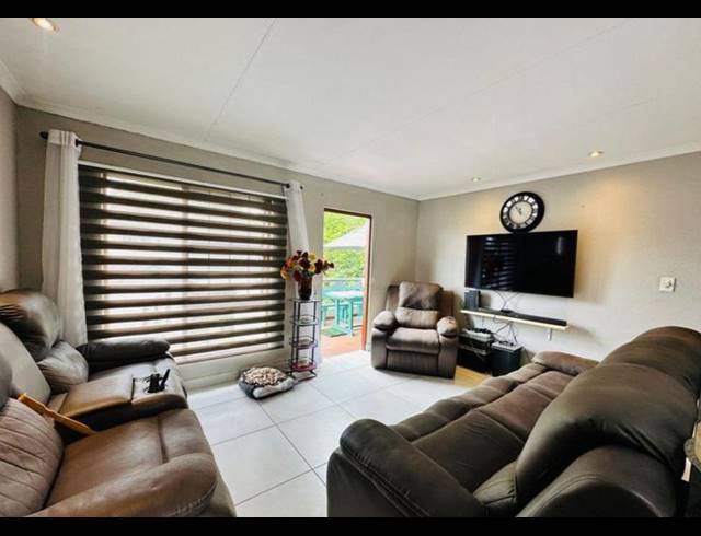 2 BEDROOM TOWNHOUSE FOR SALE IN VERWOERDPARK